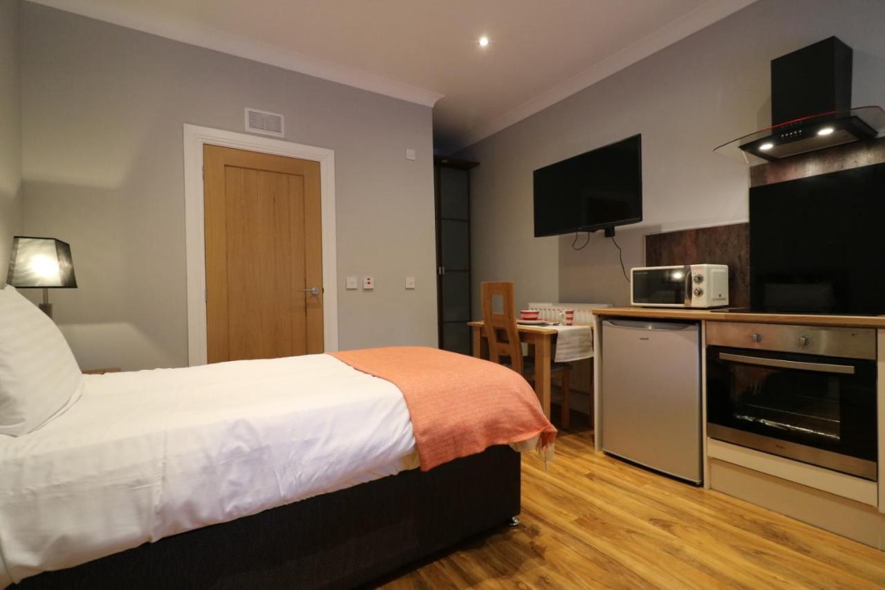 Signature - Linden Cottage Room 2 Эйрдри Экстерьер фото